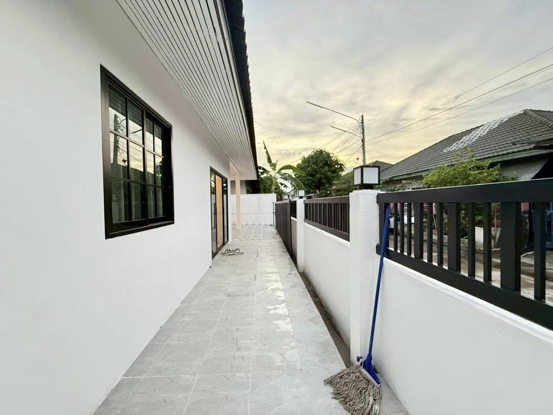 Detached House For Rent