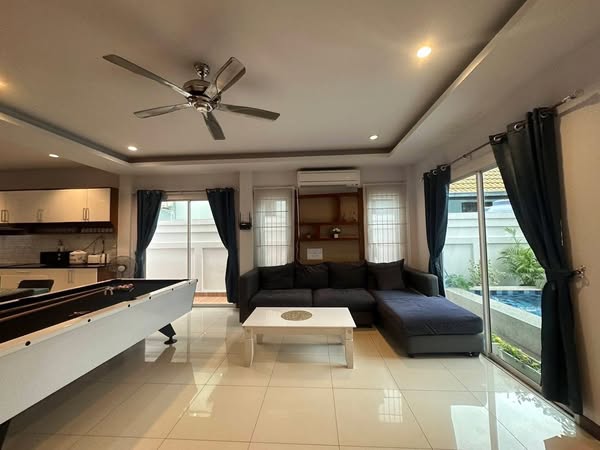 House with Pool For Rent