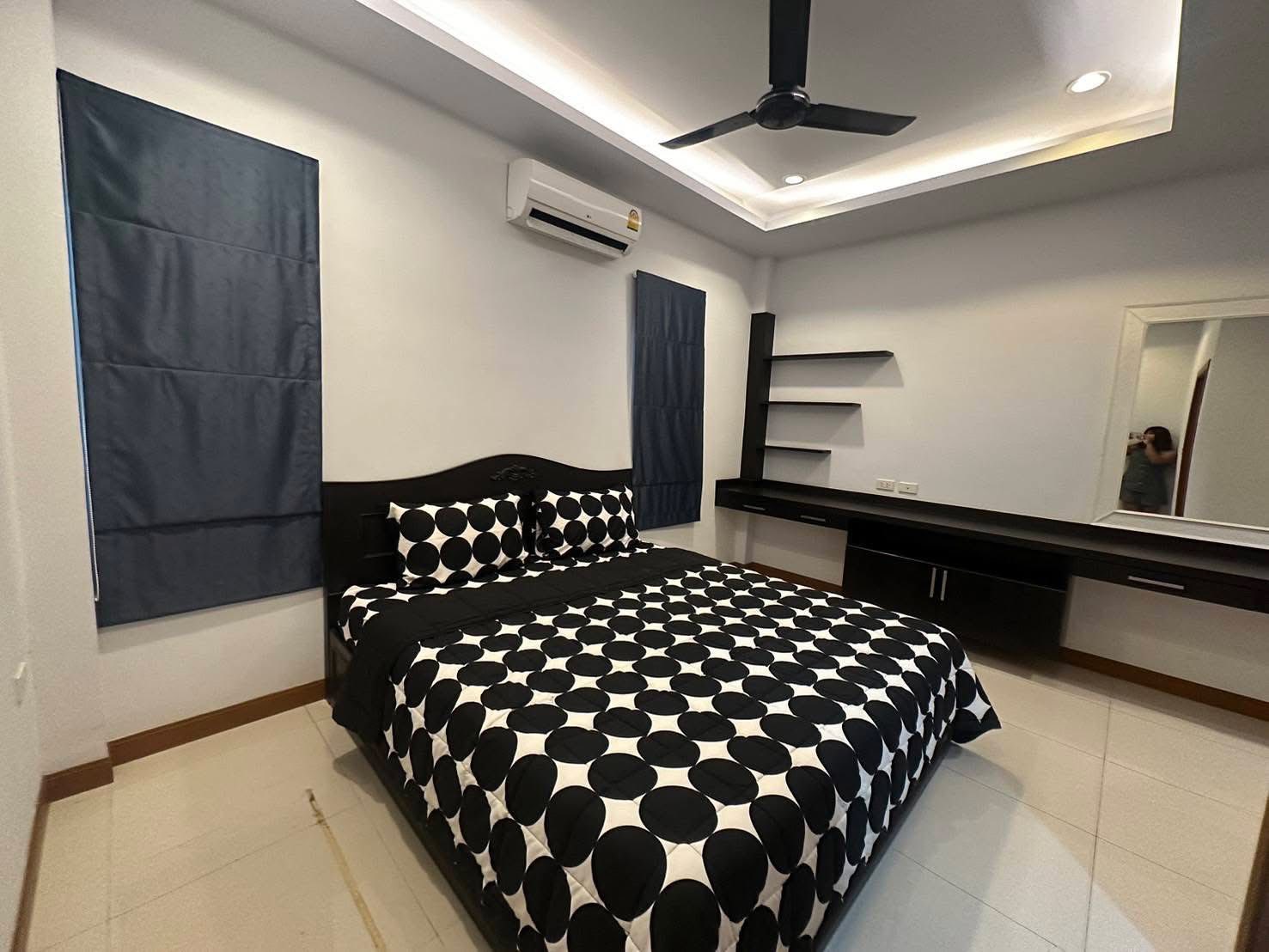 House with Pool For Rent