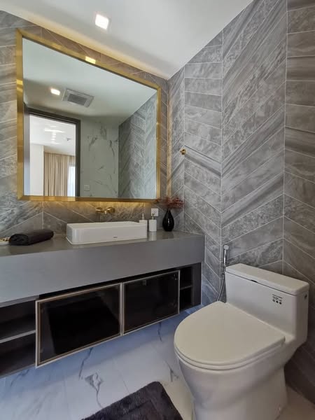 Large Three Bed Room Apartment For Rent