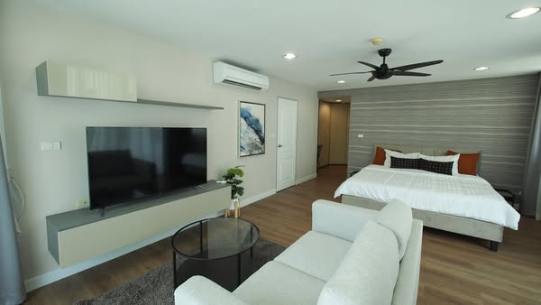 Pent House For Rent