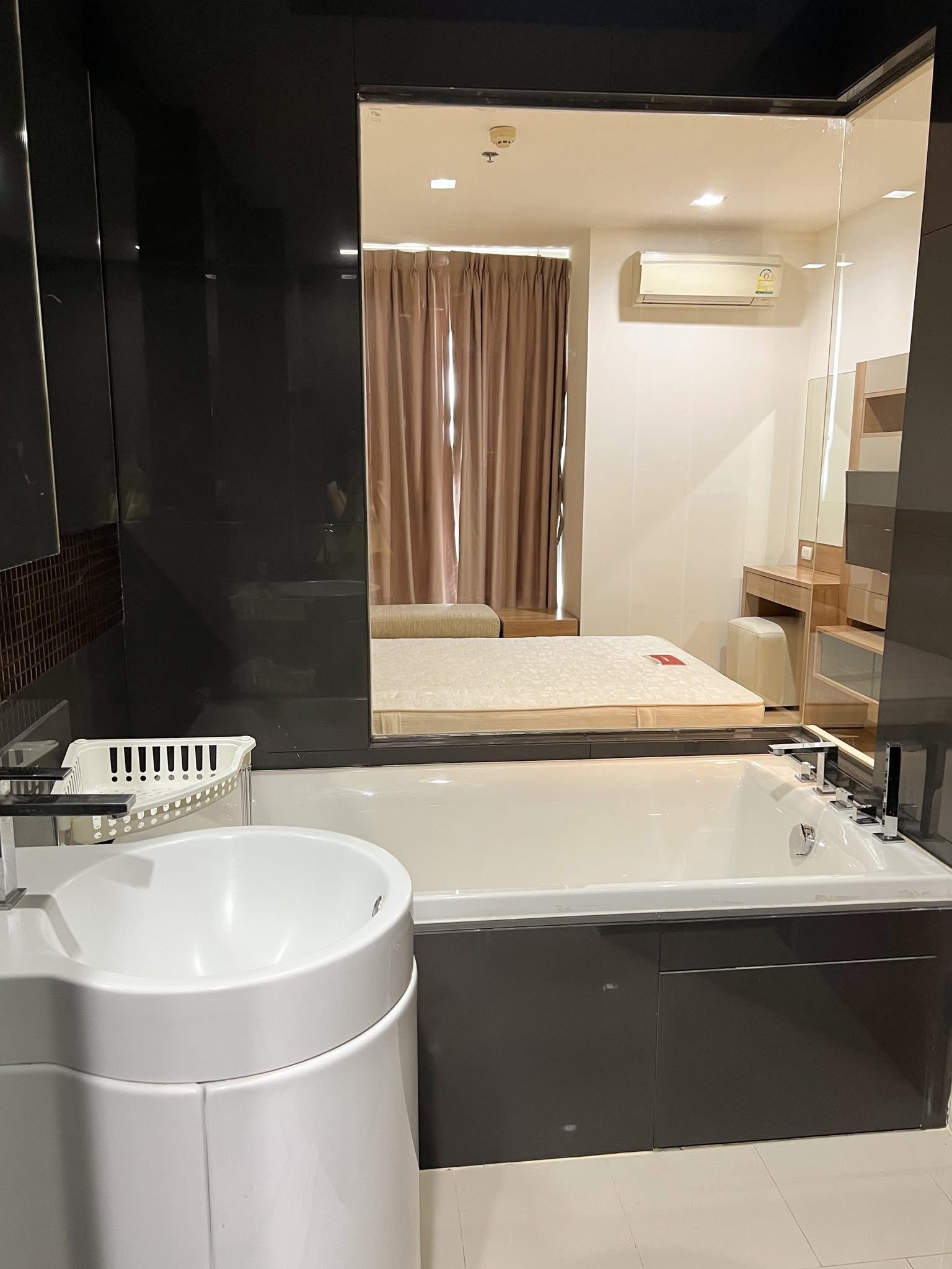 One Bedroom Condo For Rent