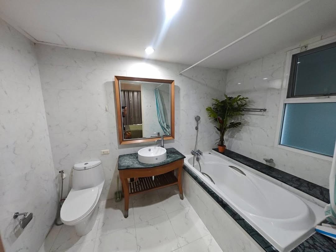 Two Bedroom Condo For Rent