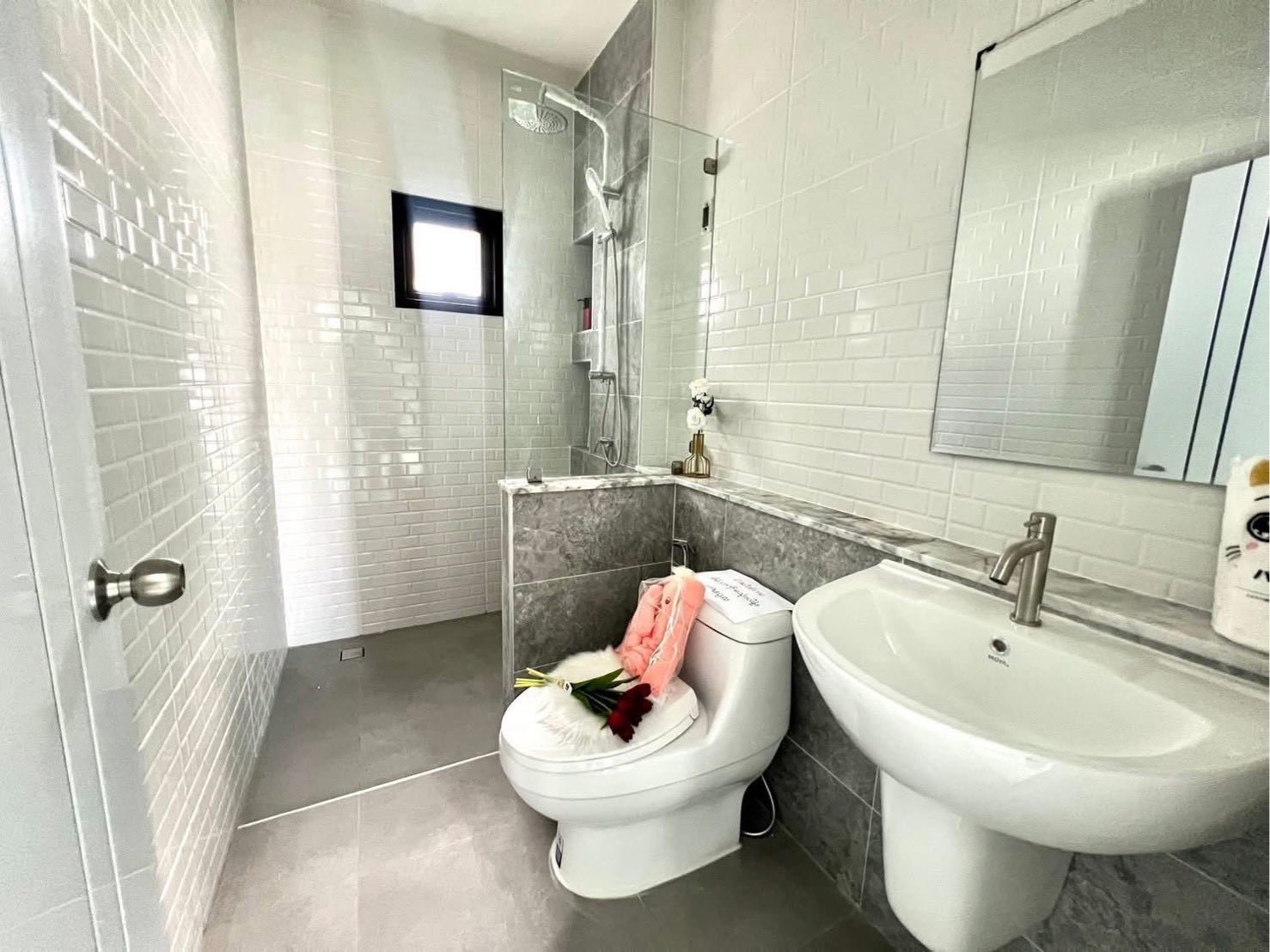 Detached House with Pool For Sale