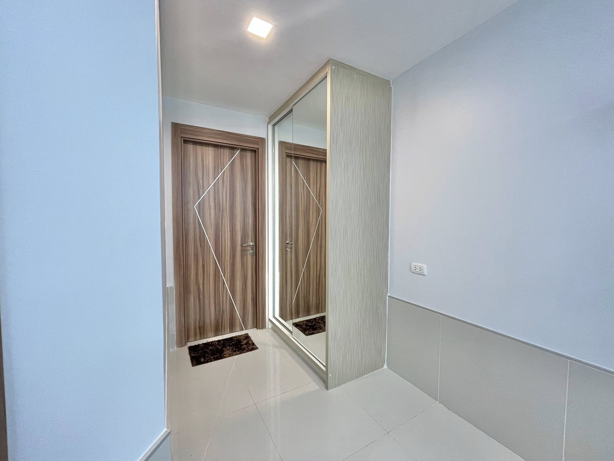 One Bedroom Condo For Rent