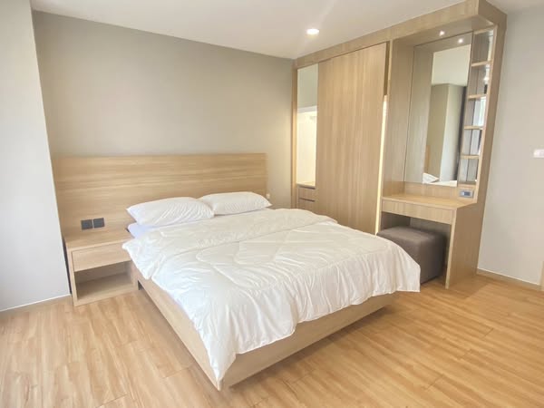 Large Two Bedroom Apartment For Rent