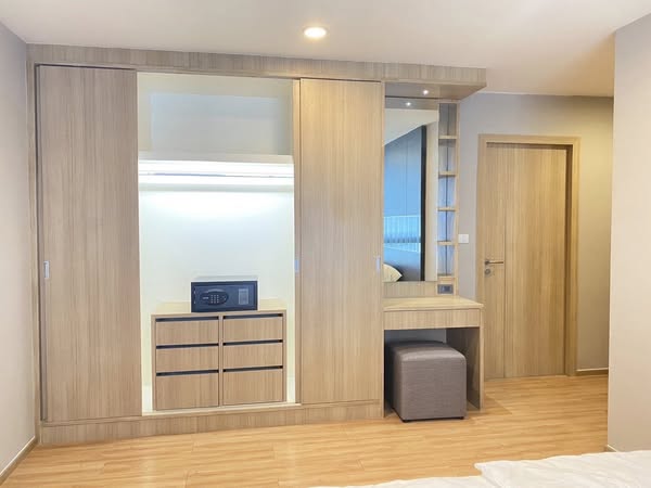 Large Two Bedroom Apartment For Rent