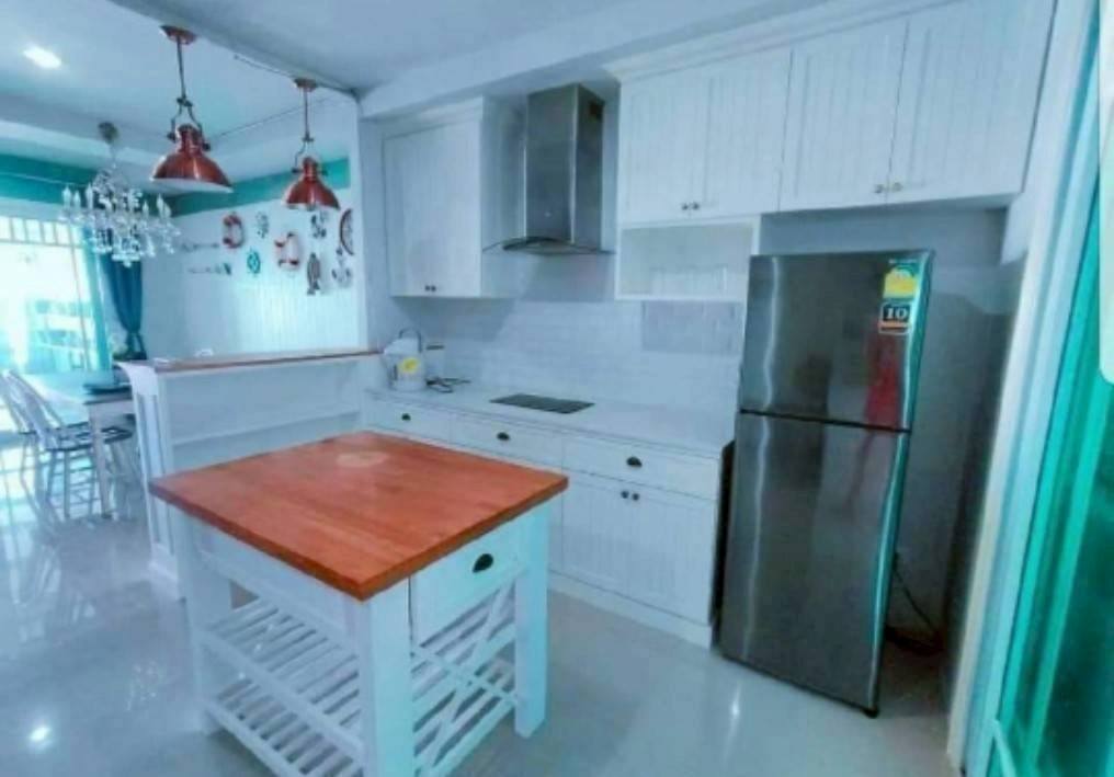 Two Storey Townhouse For Rent