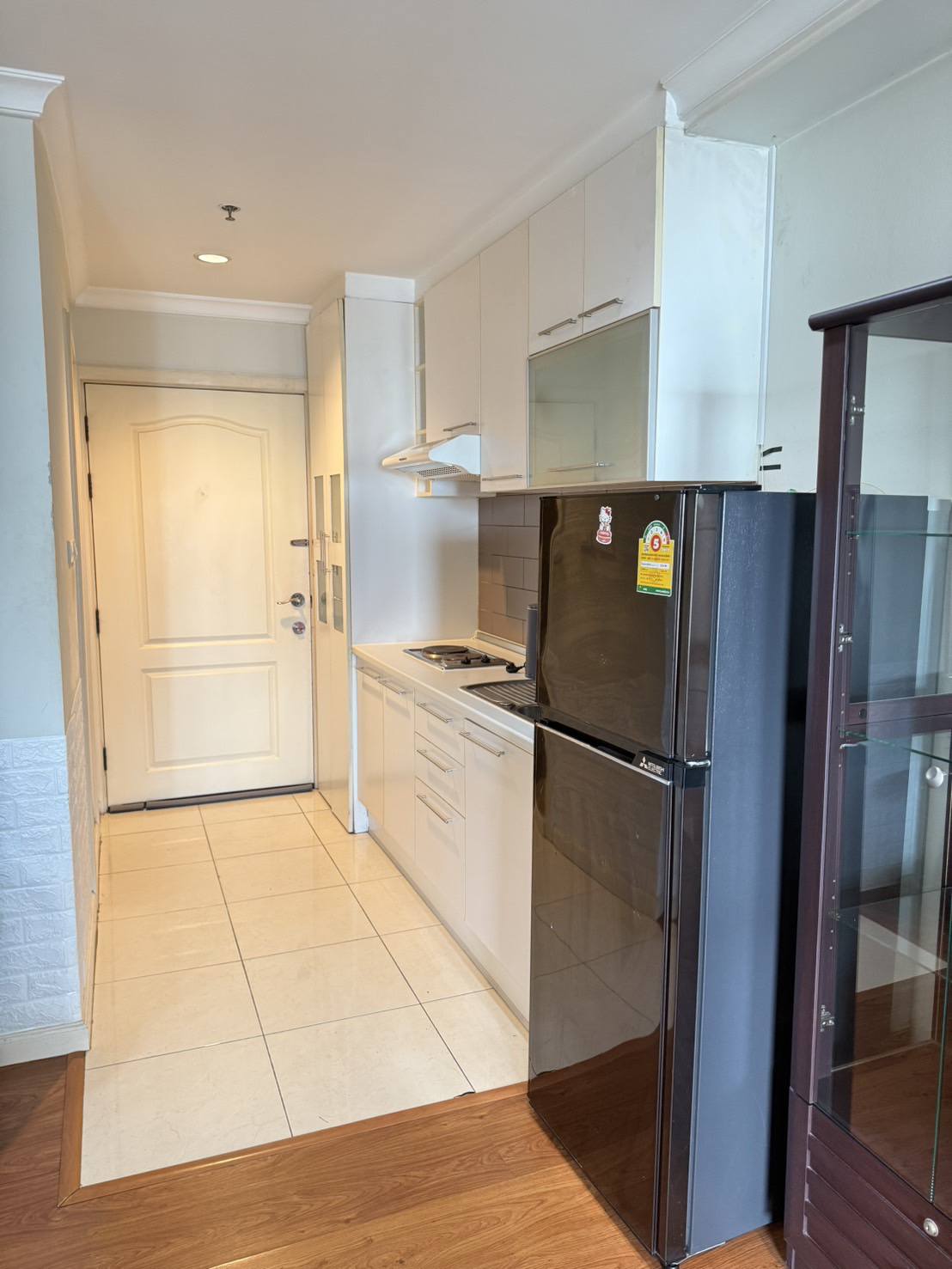 One Bedroom Condo For Rent