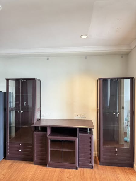 One Bedroom Condo For Rent