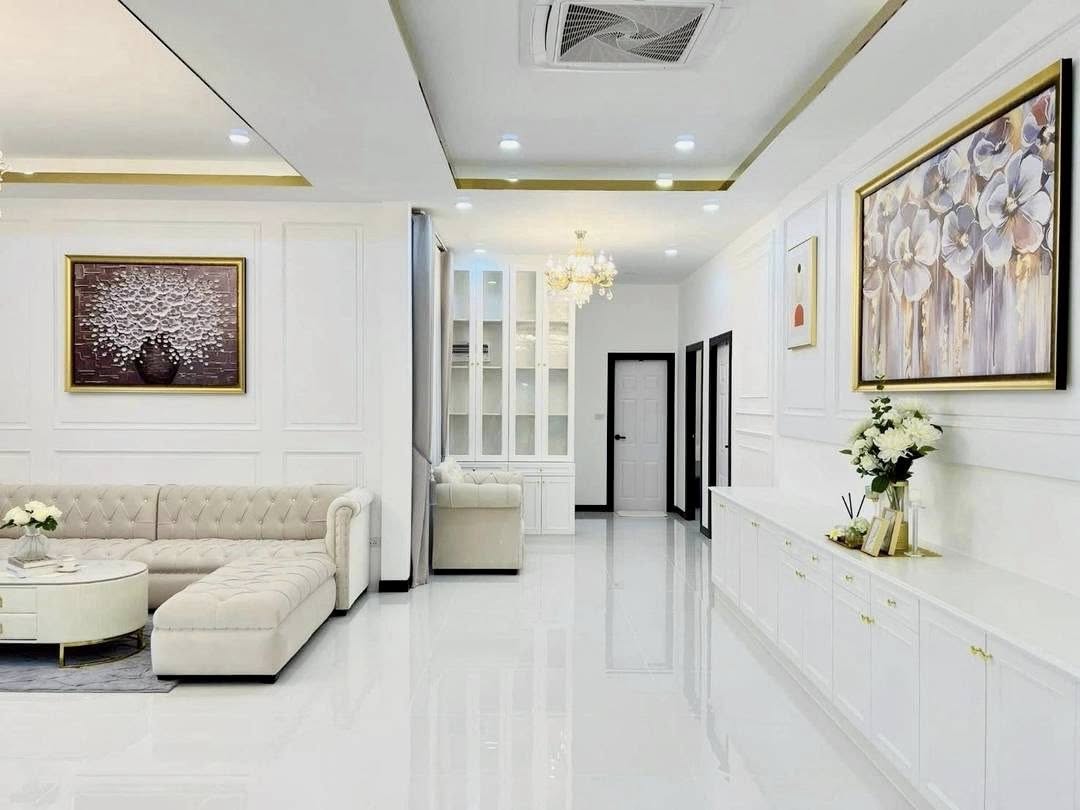 Luxury Pool Villa For Rent