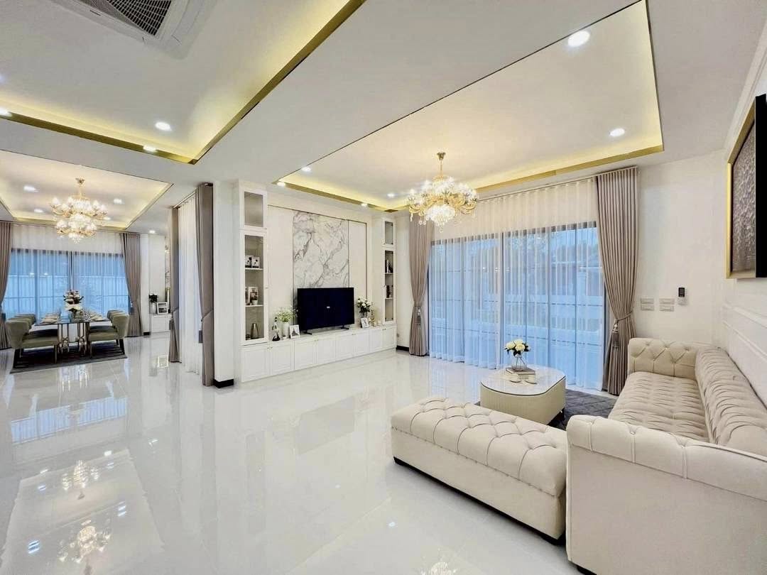 Luxury Pool Villa For Rent