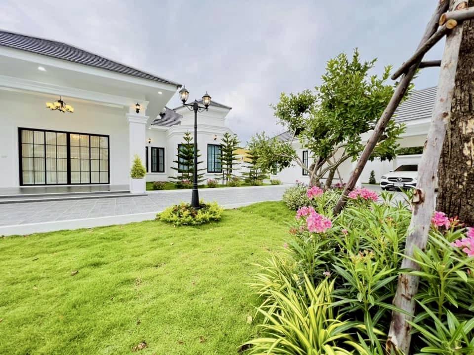 Luxury Pool Villa For Rent