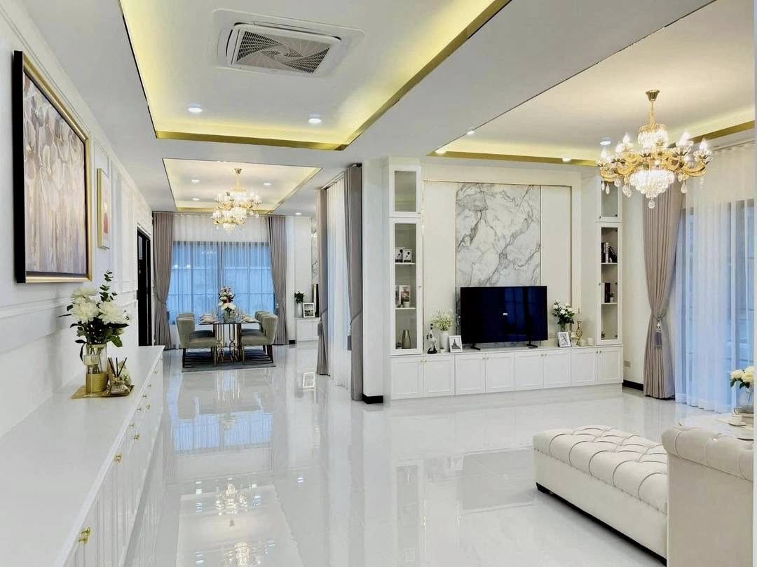Luxury Pool Villa For Rent
