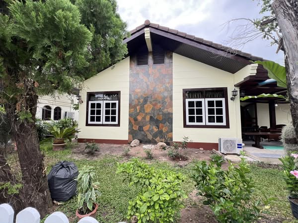 Detached House For Rent