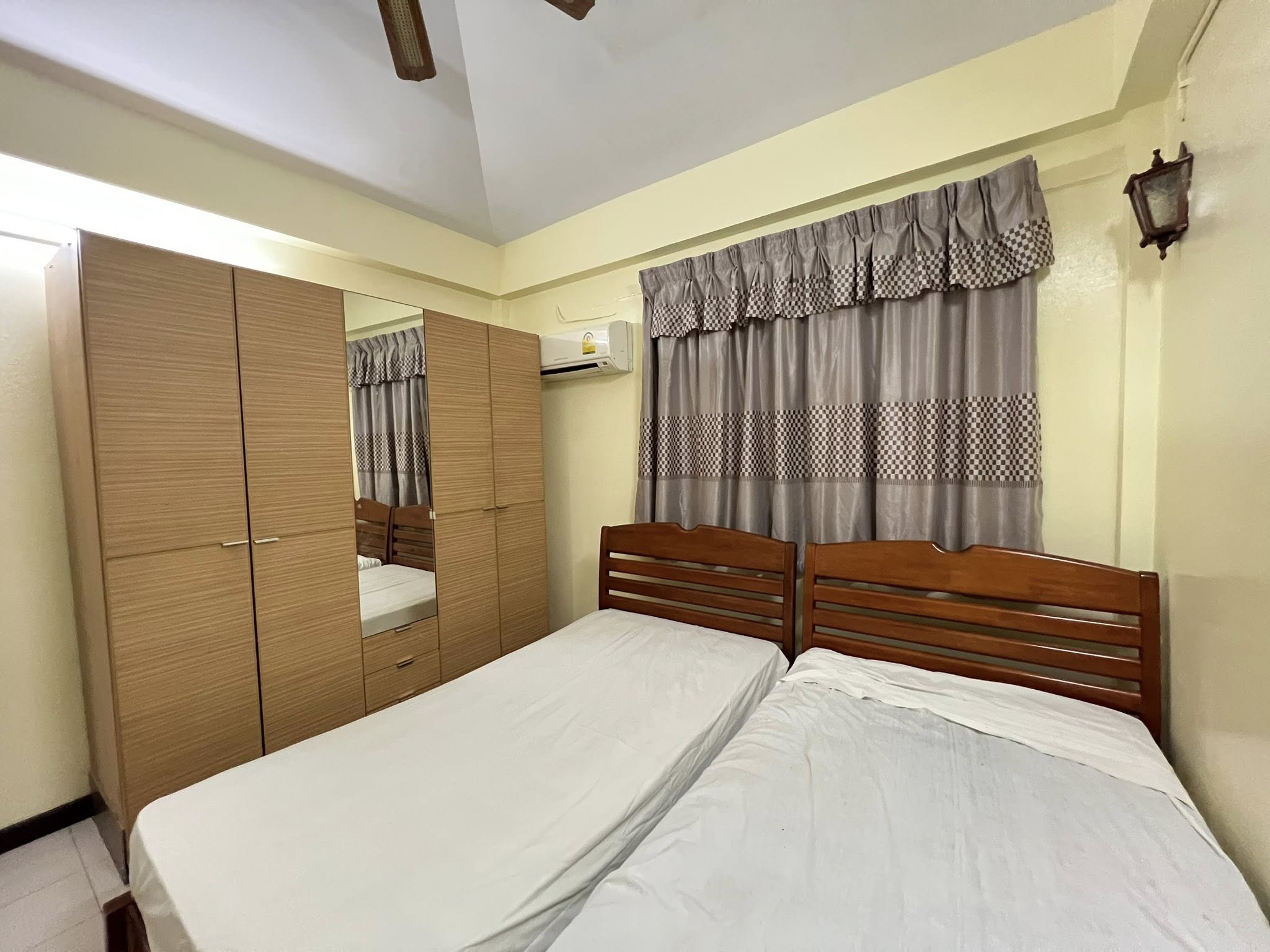 Detached House For Rent
