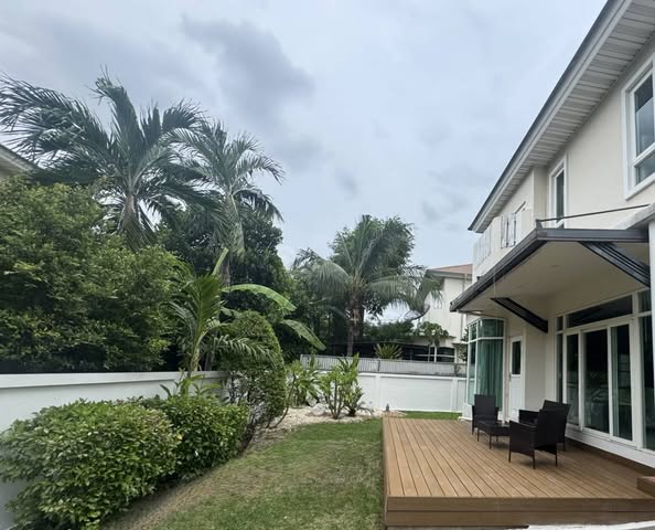 Detached House For Rent