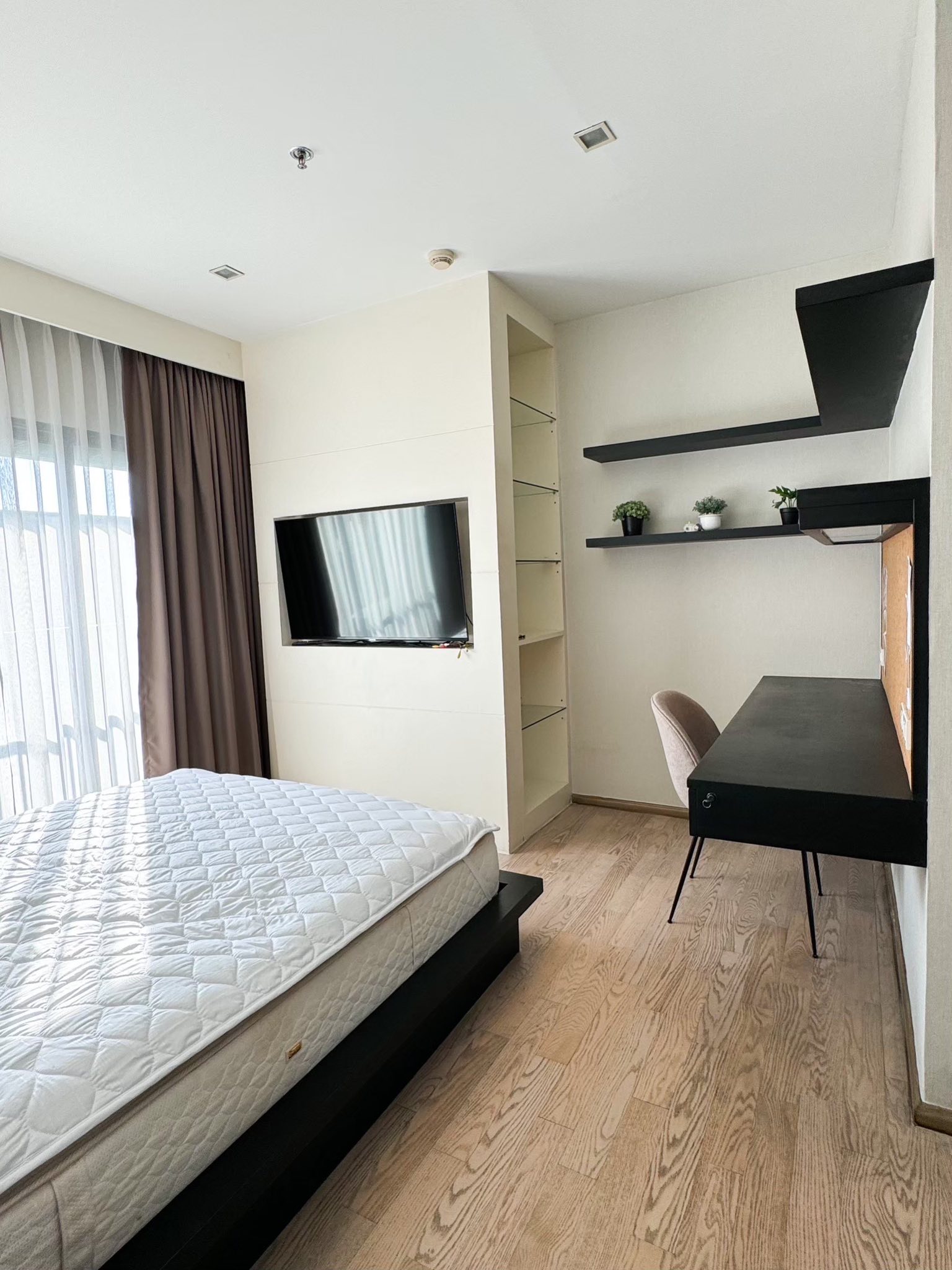 One Bedroom Condo For Rent