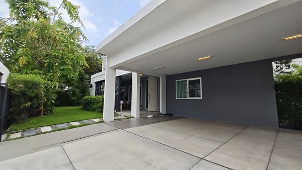 Beautiful Detached House For Sale