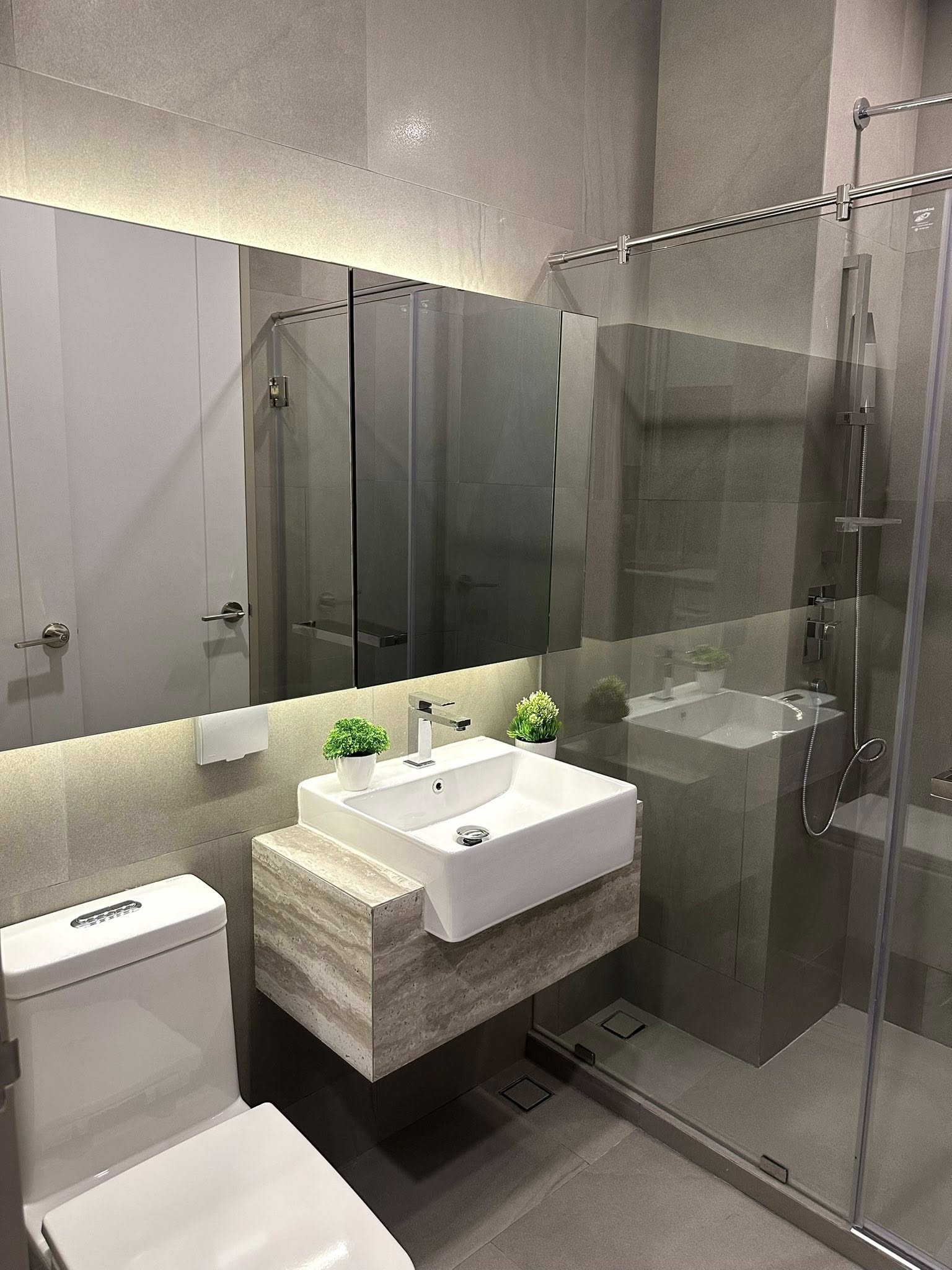One Bedroom Condo For Rent