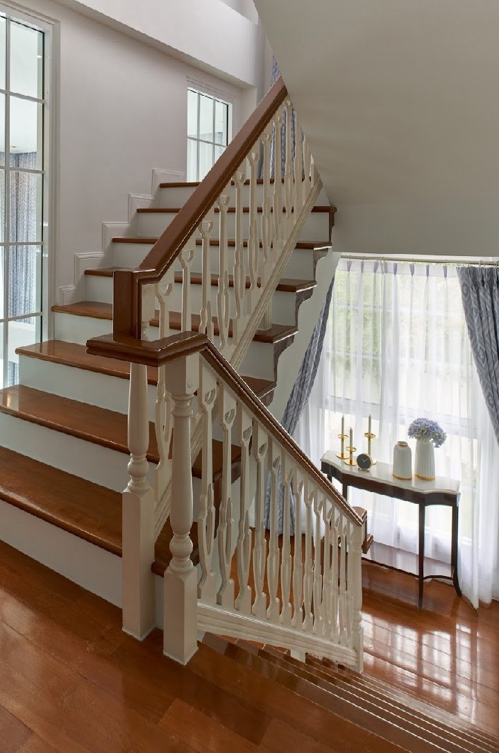 Three Storey Luxury House For Sale