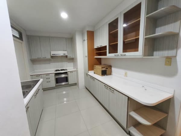 Large Three Bed Room Apartment For Rent