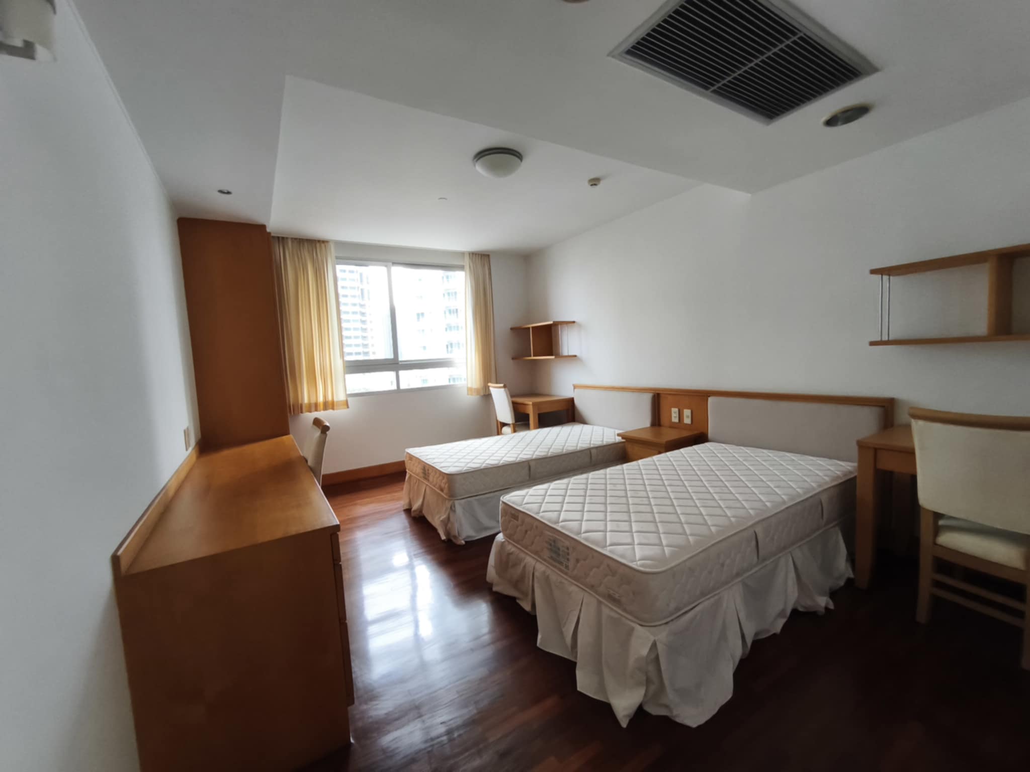 Large Three Bed Room Apartment For Rent