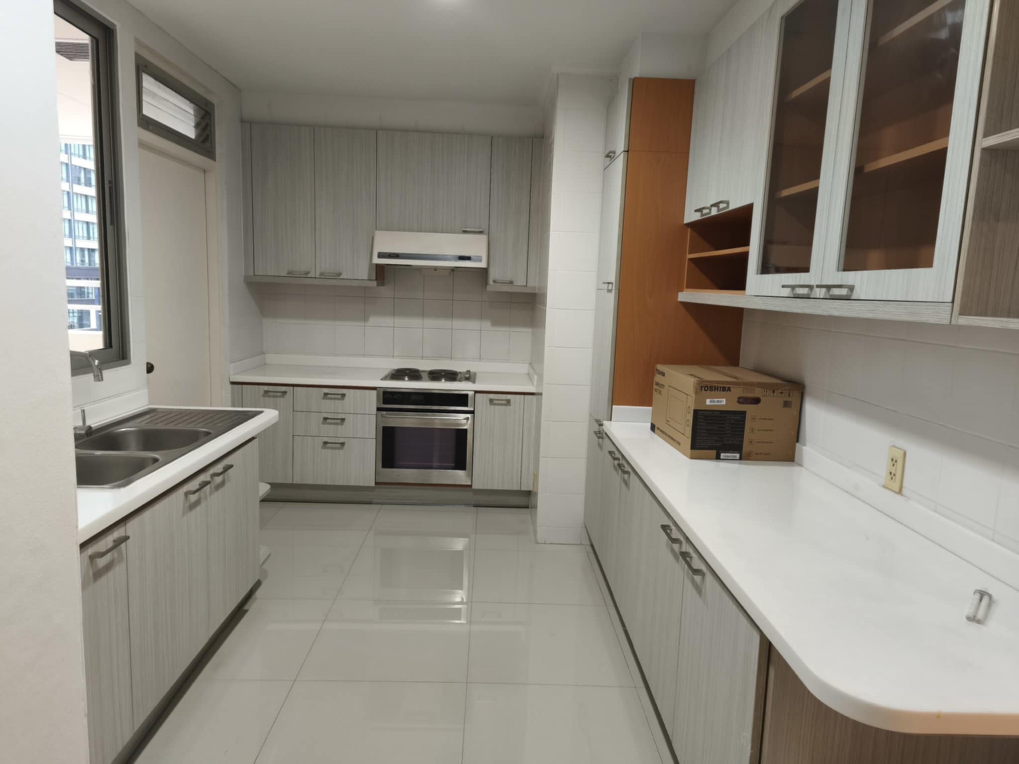 Large Three Bed Room Apartment For Rent