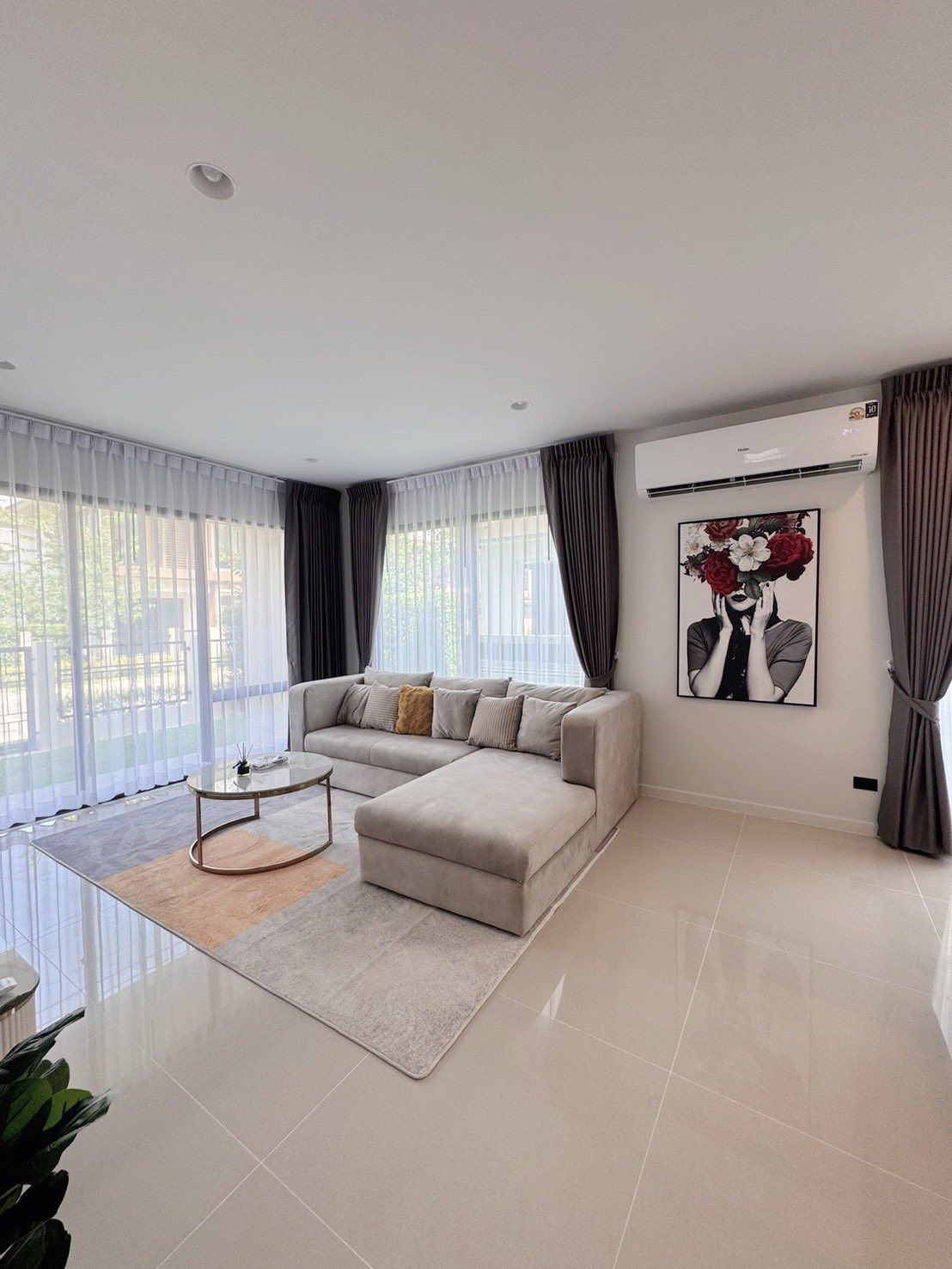 Beautiful Detached House For Rent