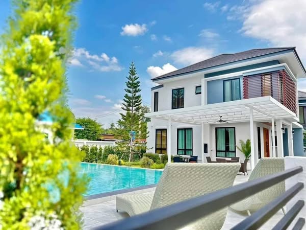 Luxury Pool Villa For Sale