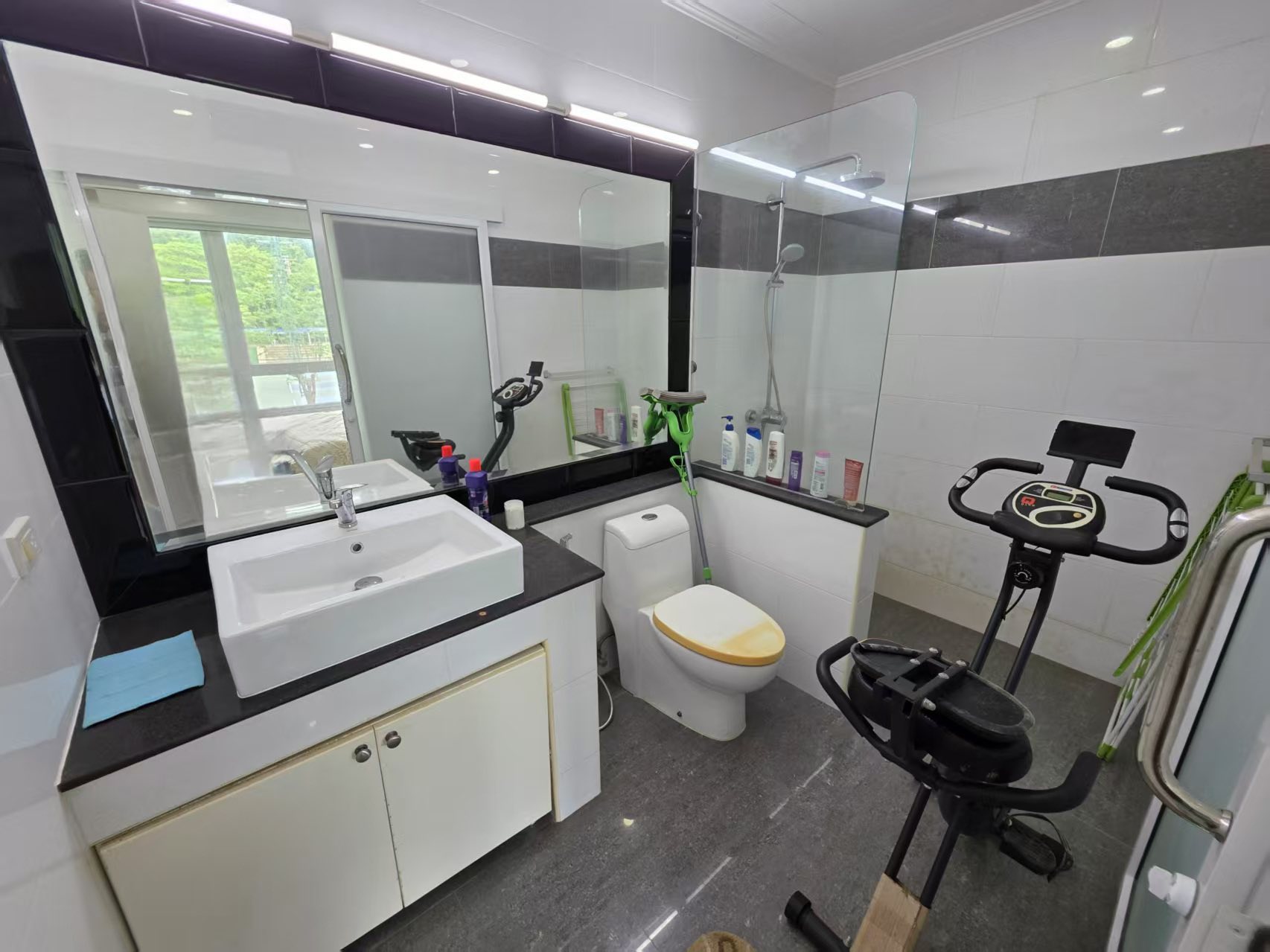Two Bed Room Apartment For Sale