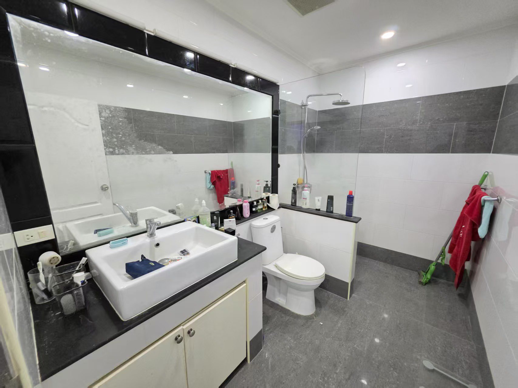 Two Bed Room Apartment For Sale