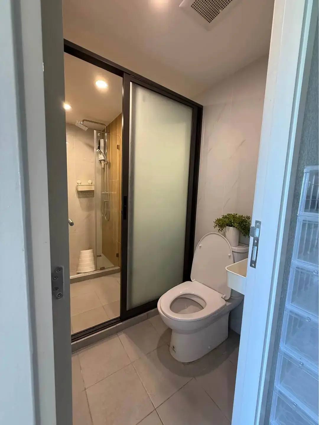 One Bedroom Condo For Rent