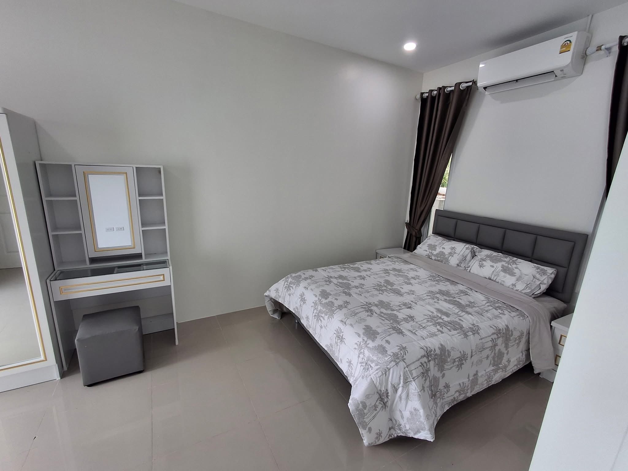 House with Pool For Rent