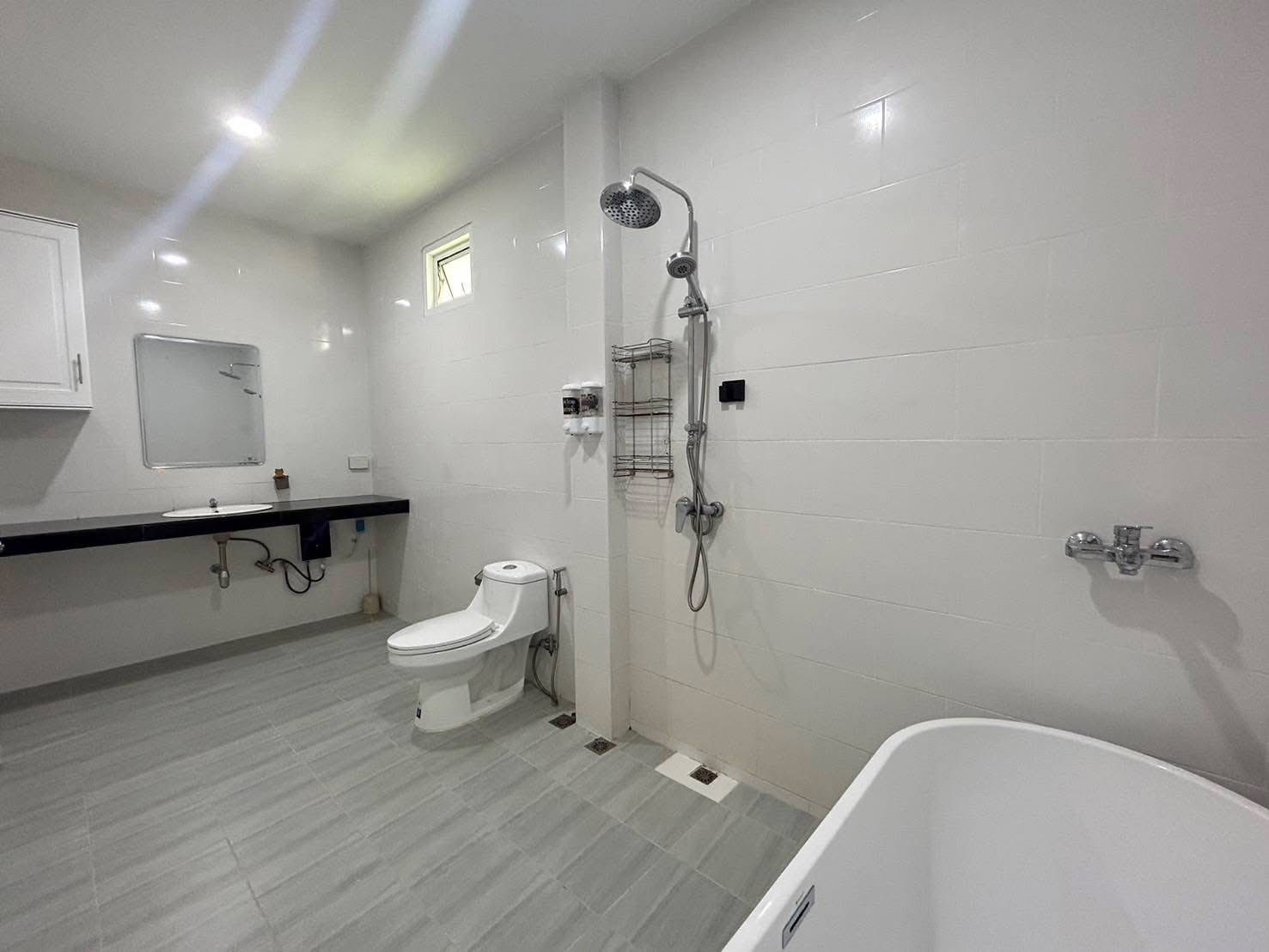 House with Pool For Rent