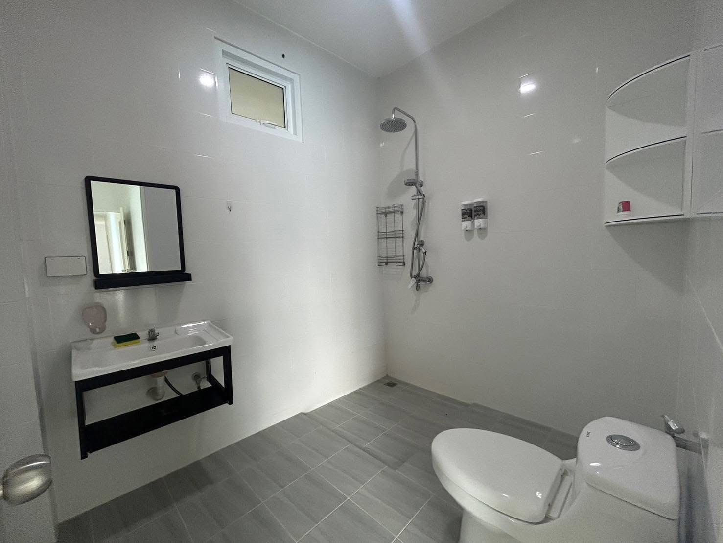 House with Pool For Rent