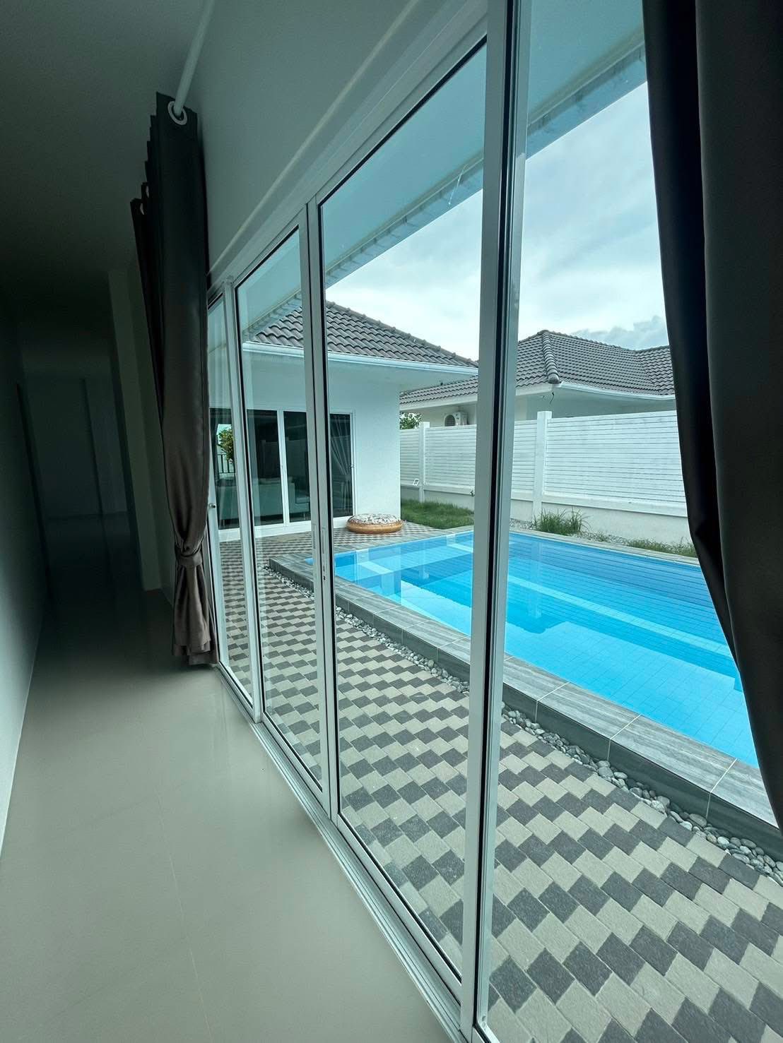 House with Pool For Rent