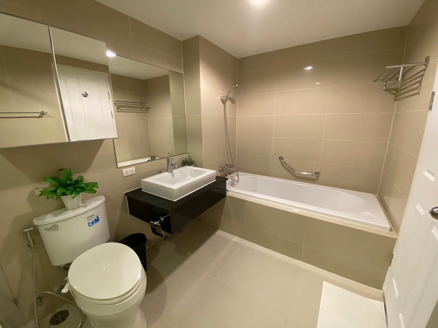 Three Bed Room Apartment For Rent