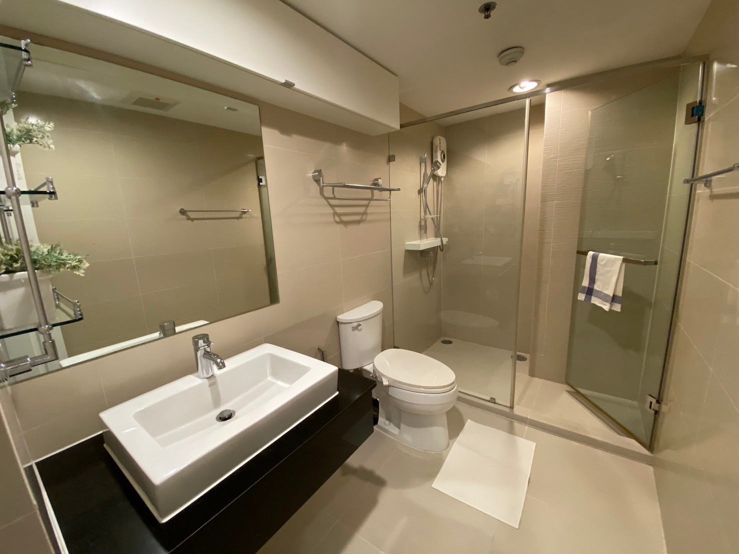 Three Bed Room Apartment For Rent
