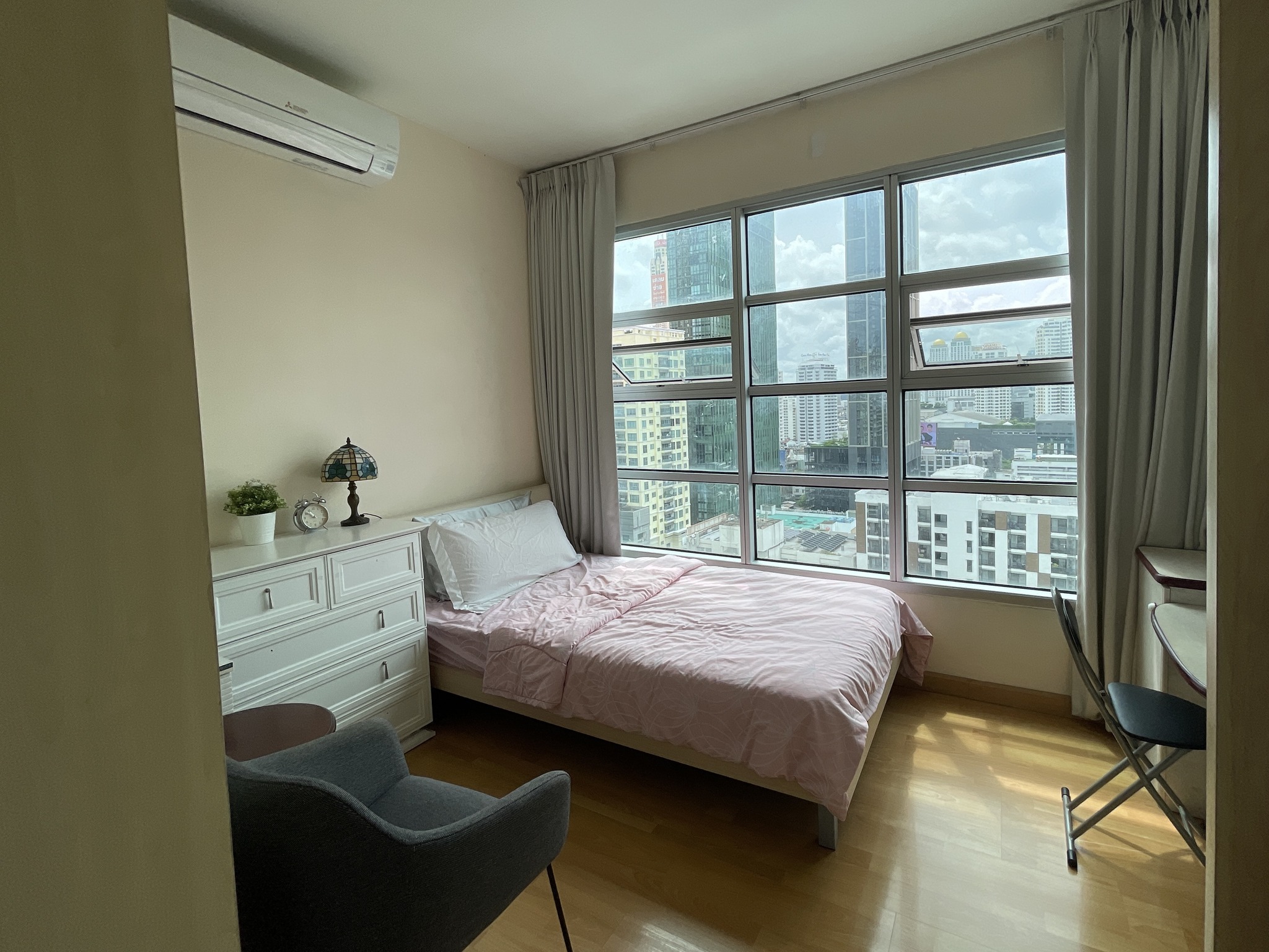 Large Three Bed Room Apartment For Sale