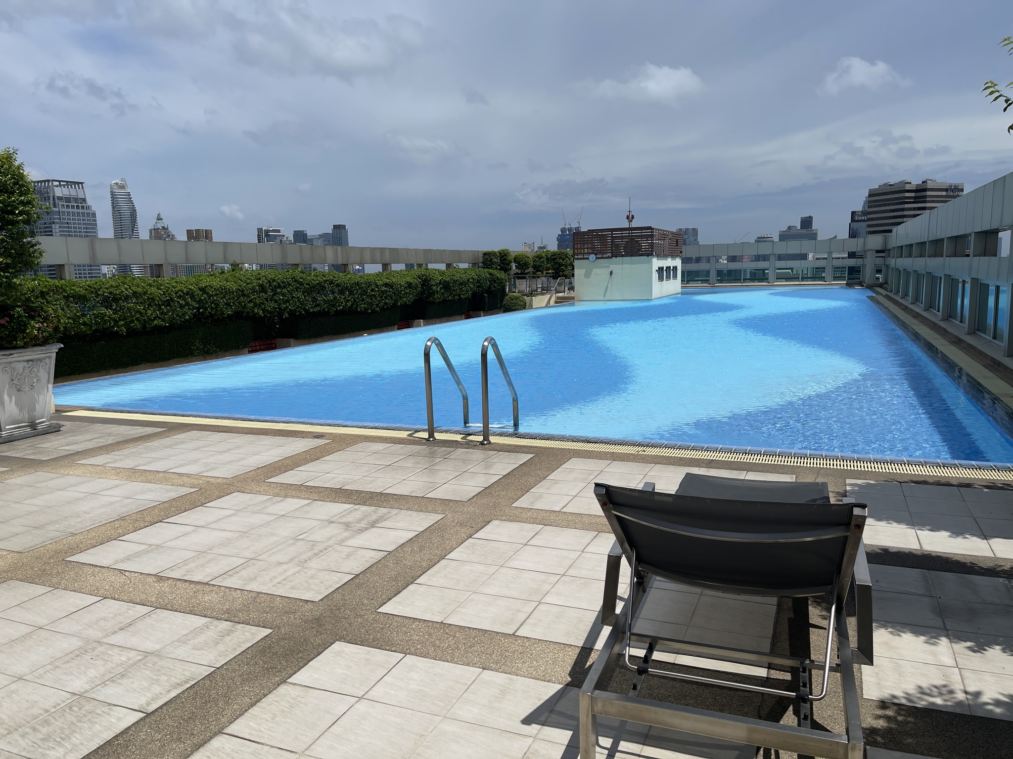 Large Three Bed Room Apartment For Sale