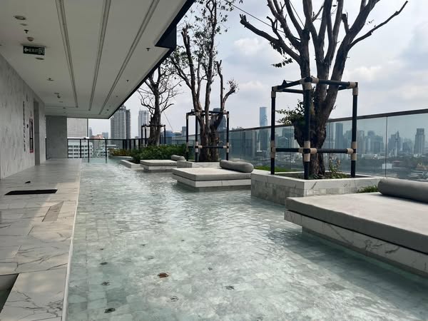 Pent House For Rent