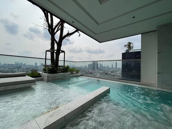 Pent House For Rent