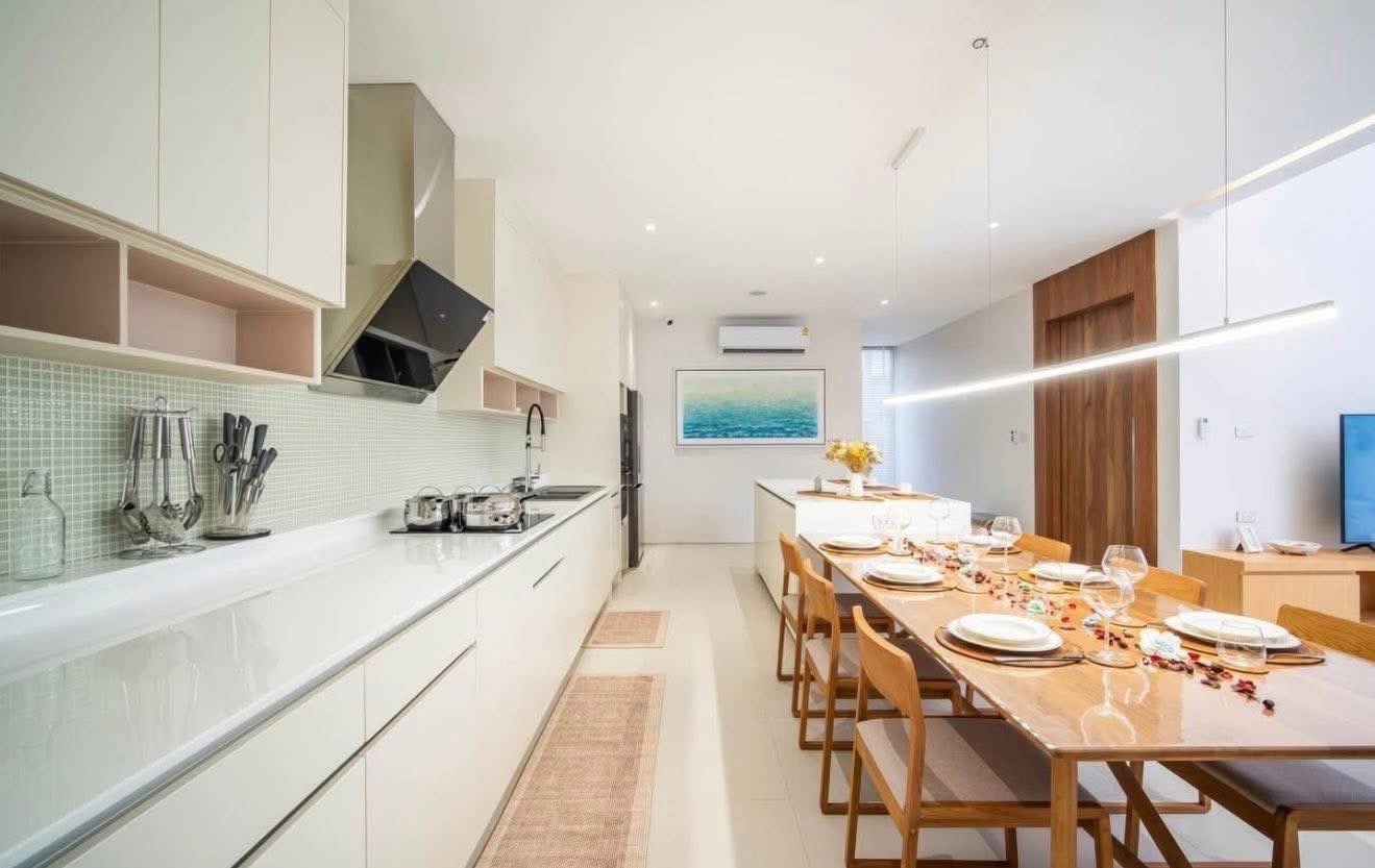 Luxury Pool Villa For Sale