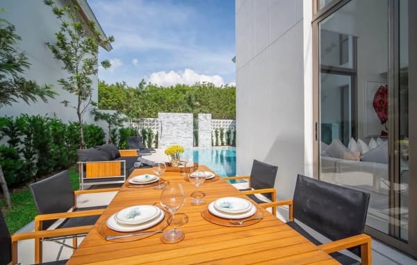 Luxury Pool Villa For Sale
