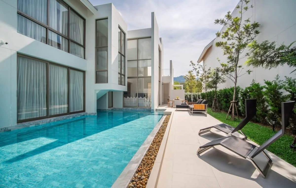 Luxury Pool Villa For Sale