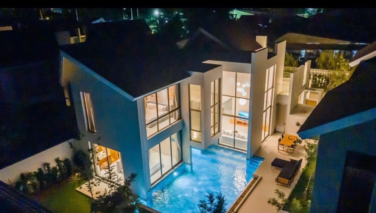 Luxury Pool Villa For Sale