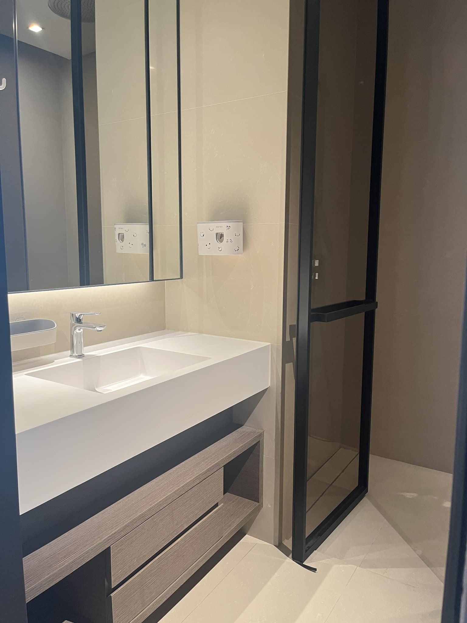 Large Three Bed Room Apartment For Rent