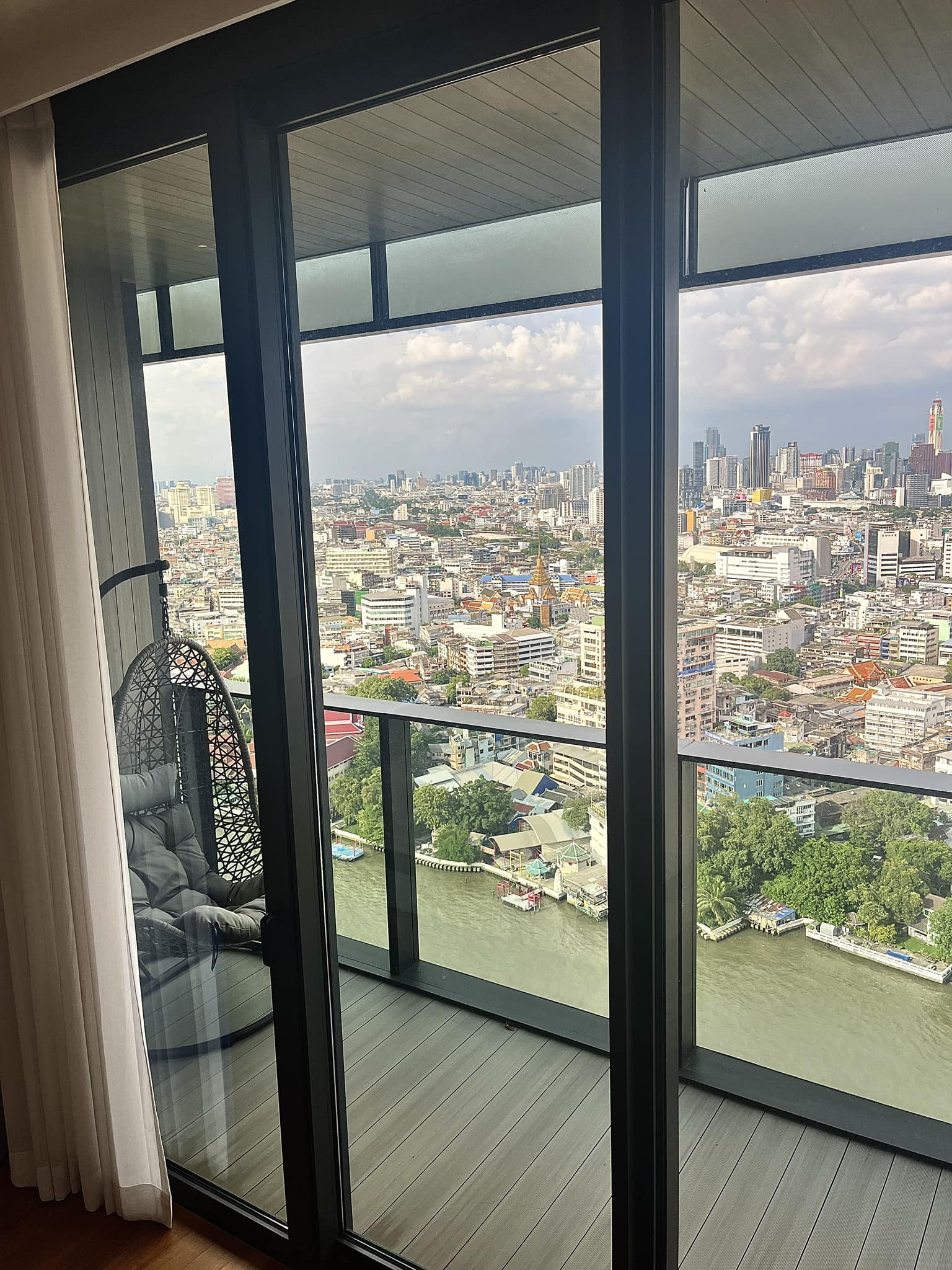 Large Three Bed Room Apartment For Rent