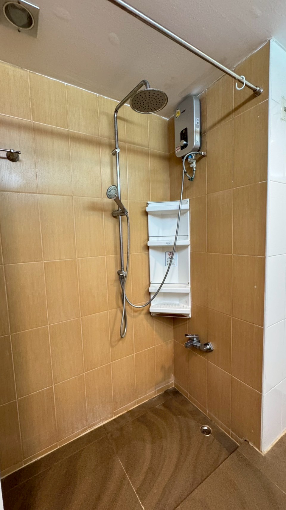 Three Bed Room Apartment For Rent